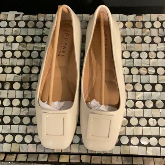 DELETES 4 GOOD MIDNIGHT TONIGHT JOURNEE Zimia Beige Flats Size 8 NIB - Picture 3 of 5